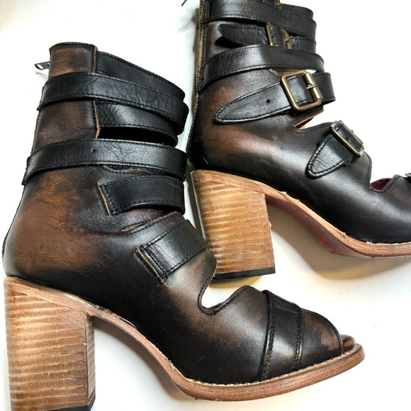 Freebird Bond Black Distressed Block Heel Sandals Multi Strap & Buckle Size 10 - Picture 16 of 16